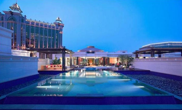 其中又以酒店家具设计更加引人注目