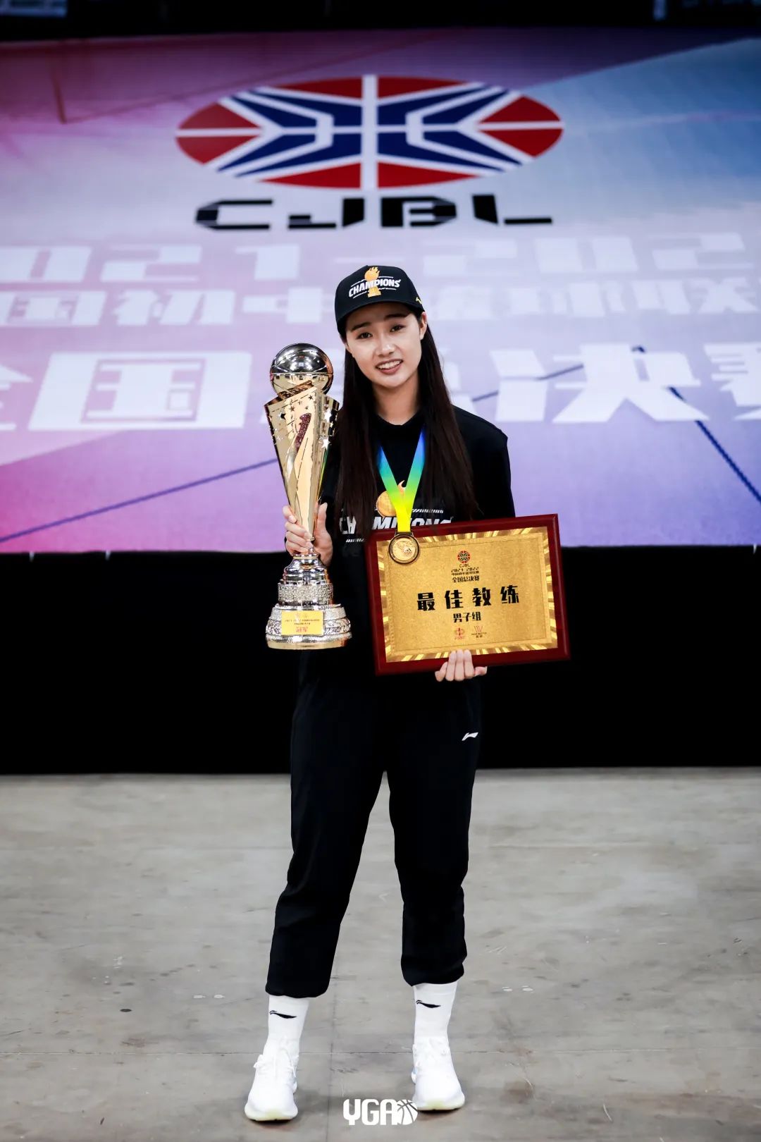 95后女教练于红俊率队夺冠 成为湖南赤木晴子