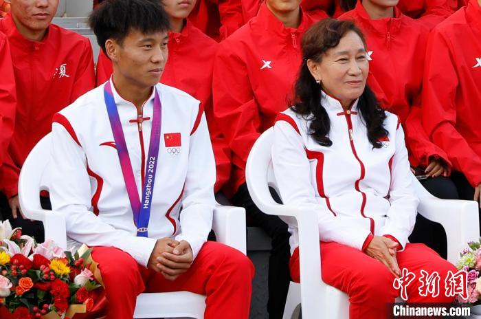 何杰亚运夺金创中国马拉松历史 24岁小将勇闯巴