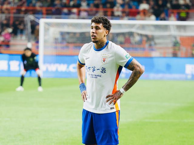 山东泰山0-4惨败云南玉昆 高原主场暴露多维短板