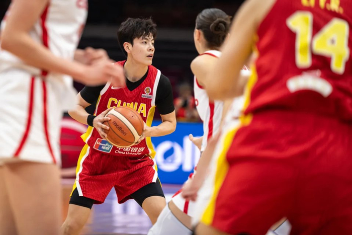 杨舒予率队力克巴西 中国女篮锁定世界杯席位