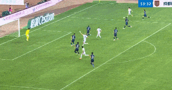 武汉三镇主场连失关键球惨败蓉城 三连败陷降级