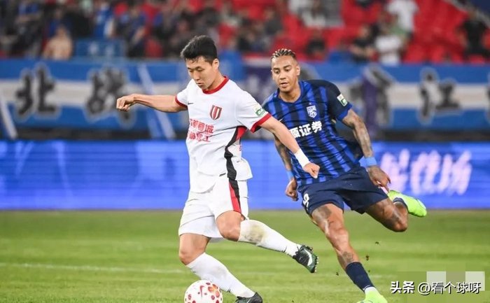 武汉三镇主场连失关键球惨败蓉城 三连败陷降级